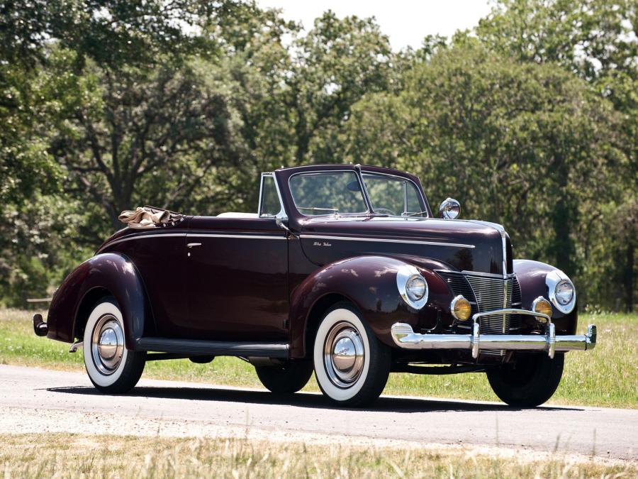  Ford V8 Deluxe Convertible Coupe 1940 года  (фото 10 из 26)